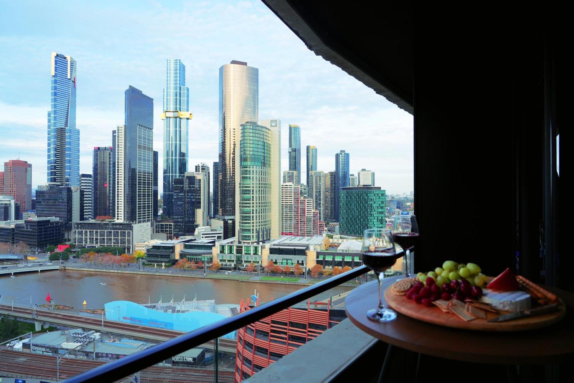 Aura On Flinders Serviced Apartments Melbourne Exterior photo
